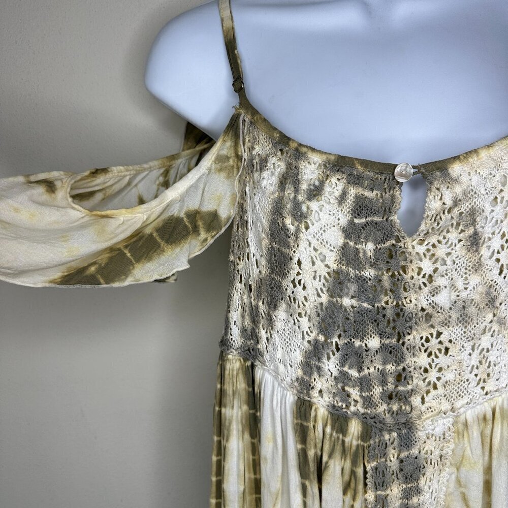 Tiare Hawaii Fluttery Cold Shoulder Ruffle Sleeves Top Size Medium Green/Cream - Picture 3 of 8